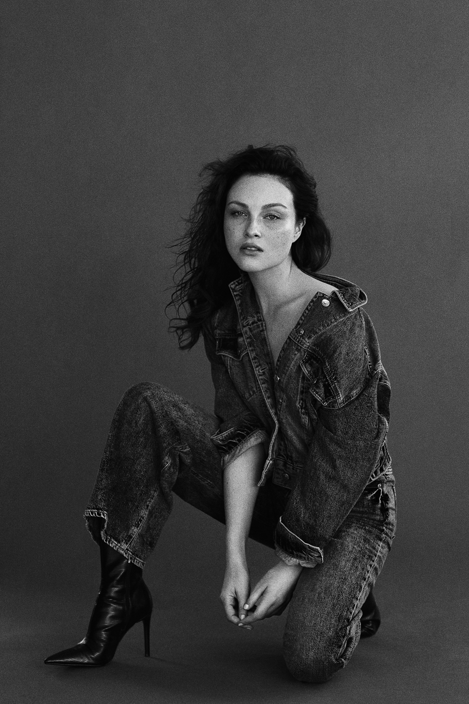 NICOLECASTILLO5526-REDO-BW-WEB.JPG